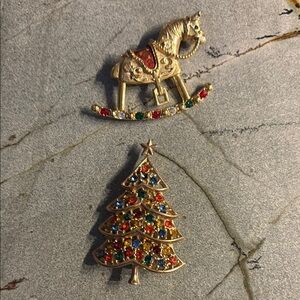 Holiday pin accessories